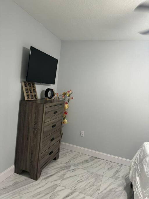 Great Apartment In Valrico Экстерьер фото